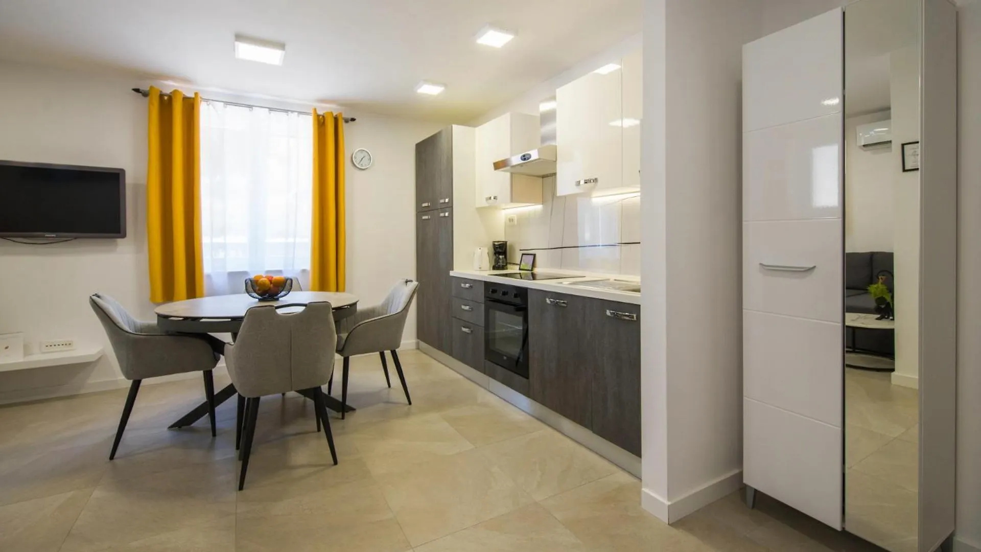 A-More Apartment Split