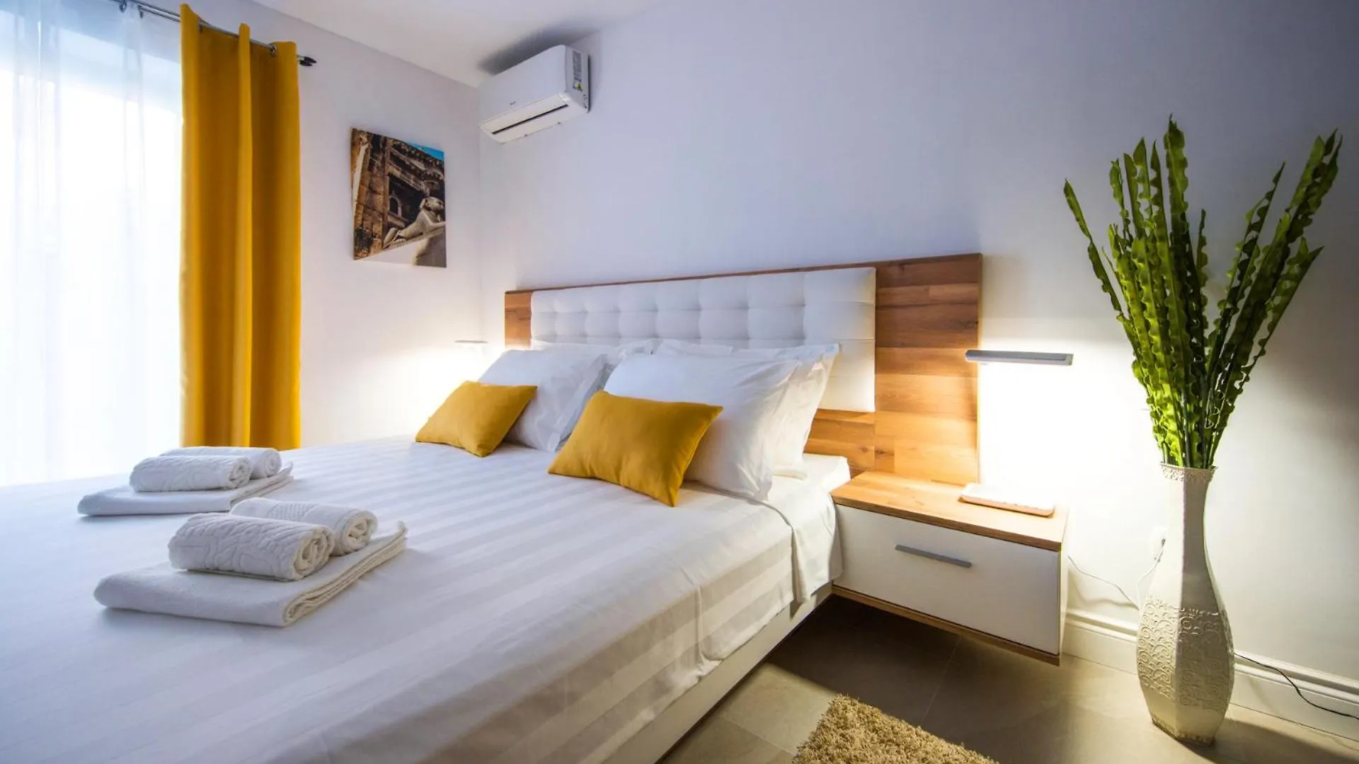 A-More Apartment Split