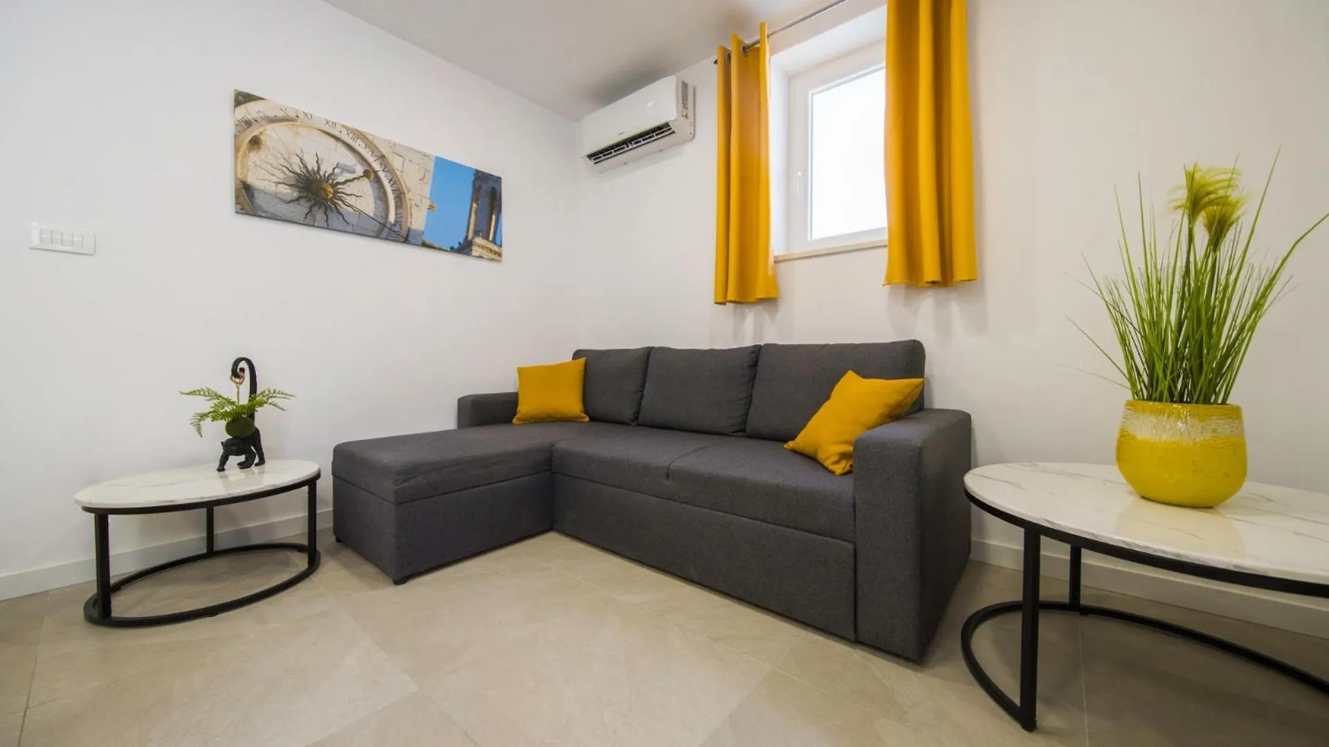 A-More Apartment Split