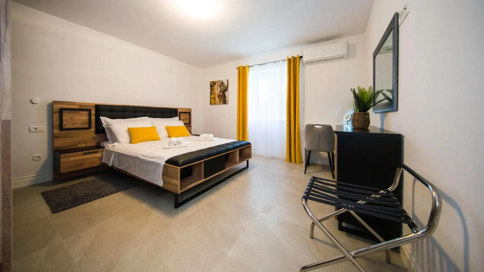 A-More Apartment Split