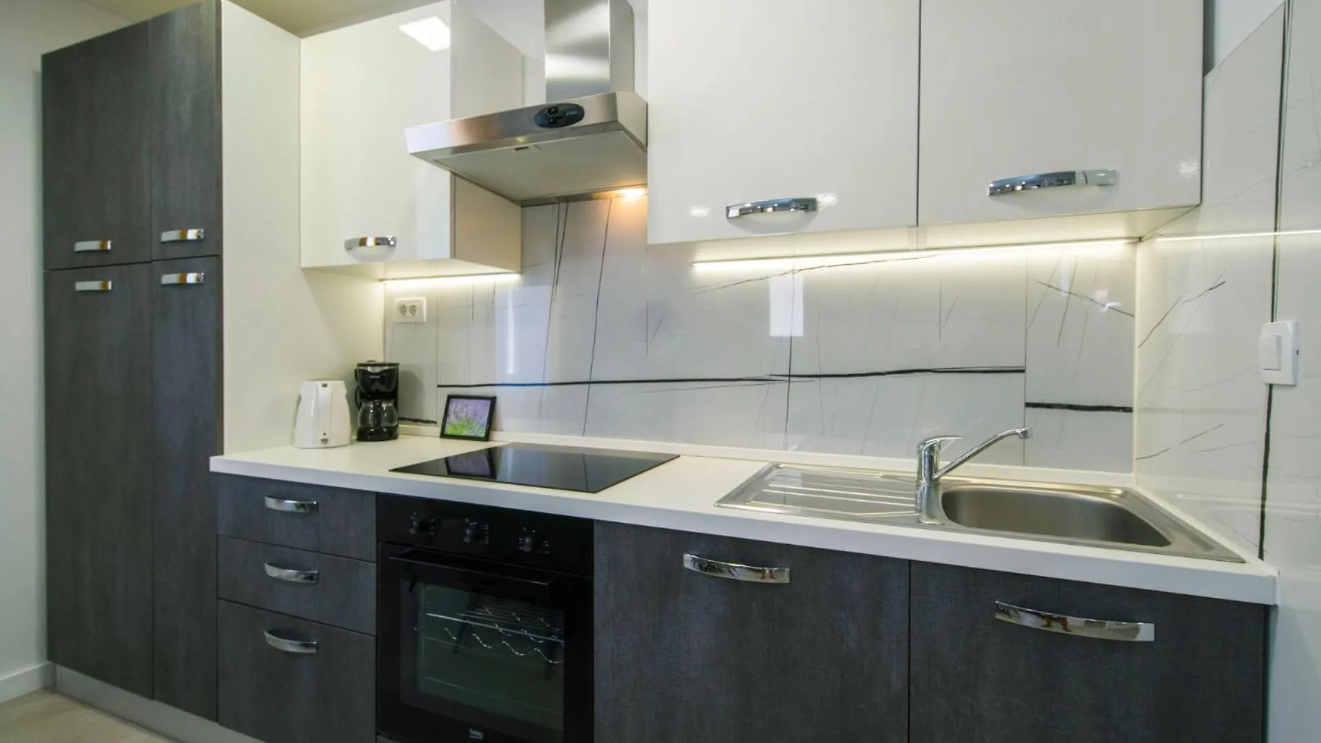 A-More Apartment Split